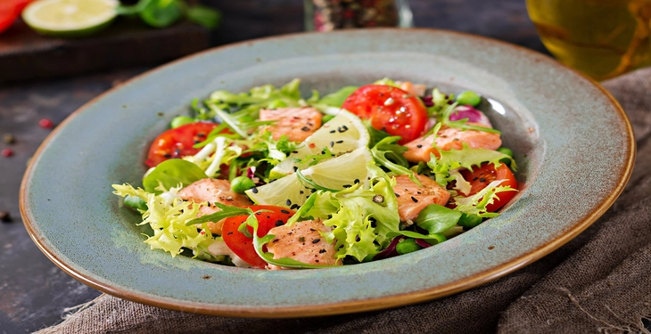 Kolajenli Somon Salatası